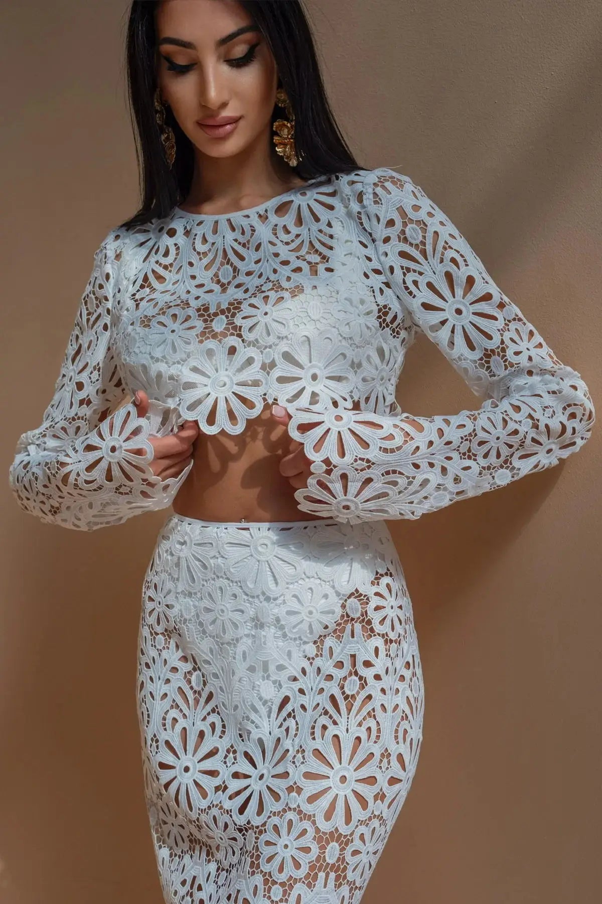 Elegant floral lace set in white