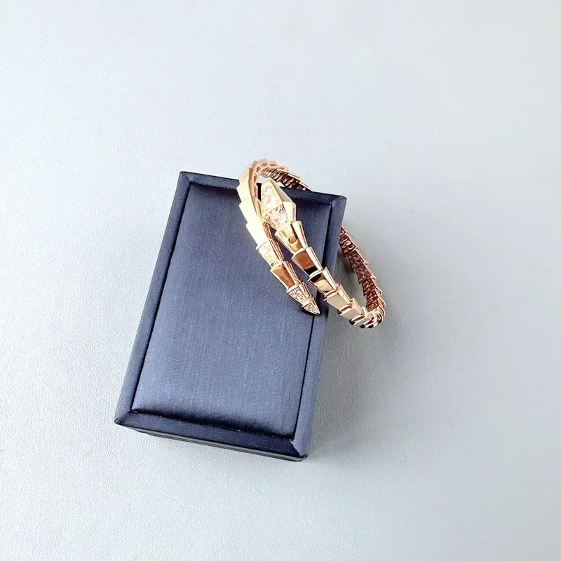 
Statement Gold Jewelry Set for Evening Wear